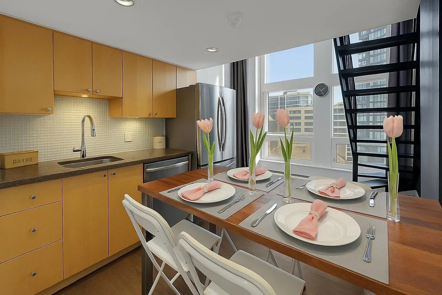 Trendy Downtown Loft Apartment Vancouver Canada